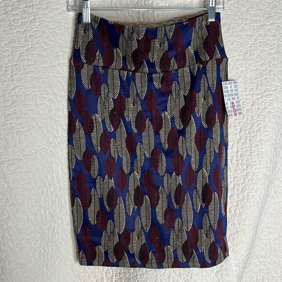 NWT LulaRoe Cassie Skirt - Picture 1 of 4